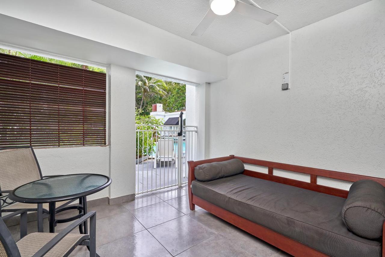 Alassio Apartments With Direct Pool Access Палм Коув Стая снимка